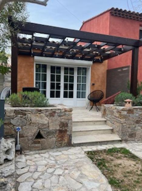 Dependance Individuelle Apartment Nans-les-Pins Exterior photo